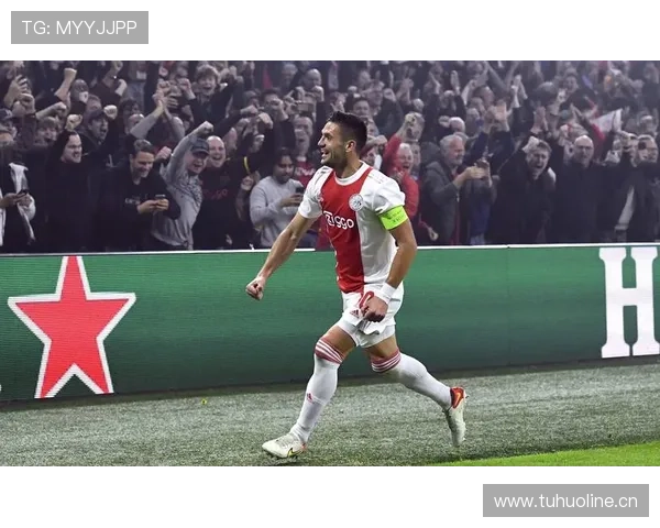 阿贾克斯欧战表现持续低迷,对竞争格局与赛季走势形成制约 阿贾克斯欧战表现持续低迷,对竞争格局与赛季走势形成制约