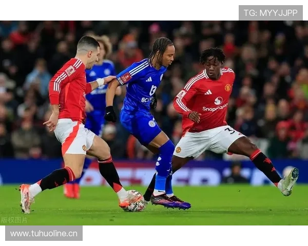 热刺中场失控致全队节奏紊乱，表面攻势难掩控制力不足