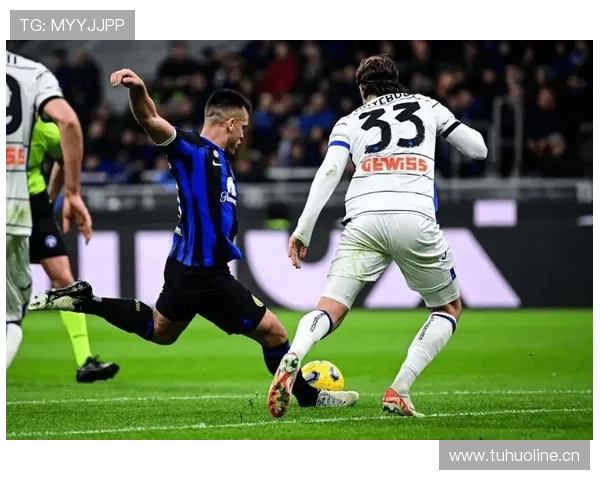 国际米兰攻防转换问题显现，当前阶段表现波动对赛季走势带来挑战